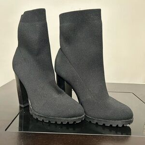 Shoedazzle stretchy bootie heels 
Size 7.5